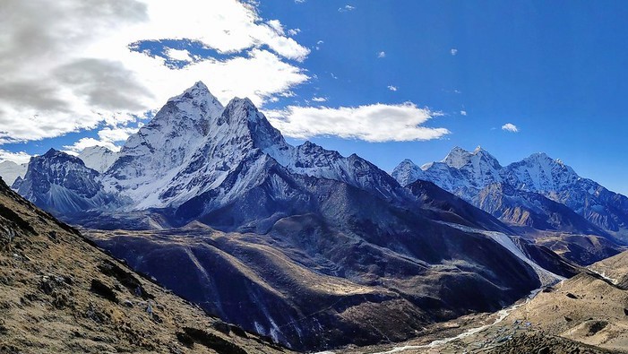 A Journey to the Roof of the World: Exploring the Everest Base Camp Trek